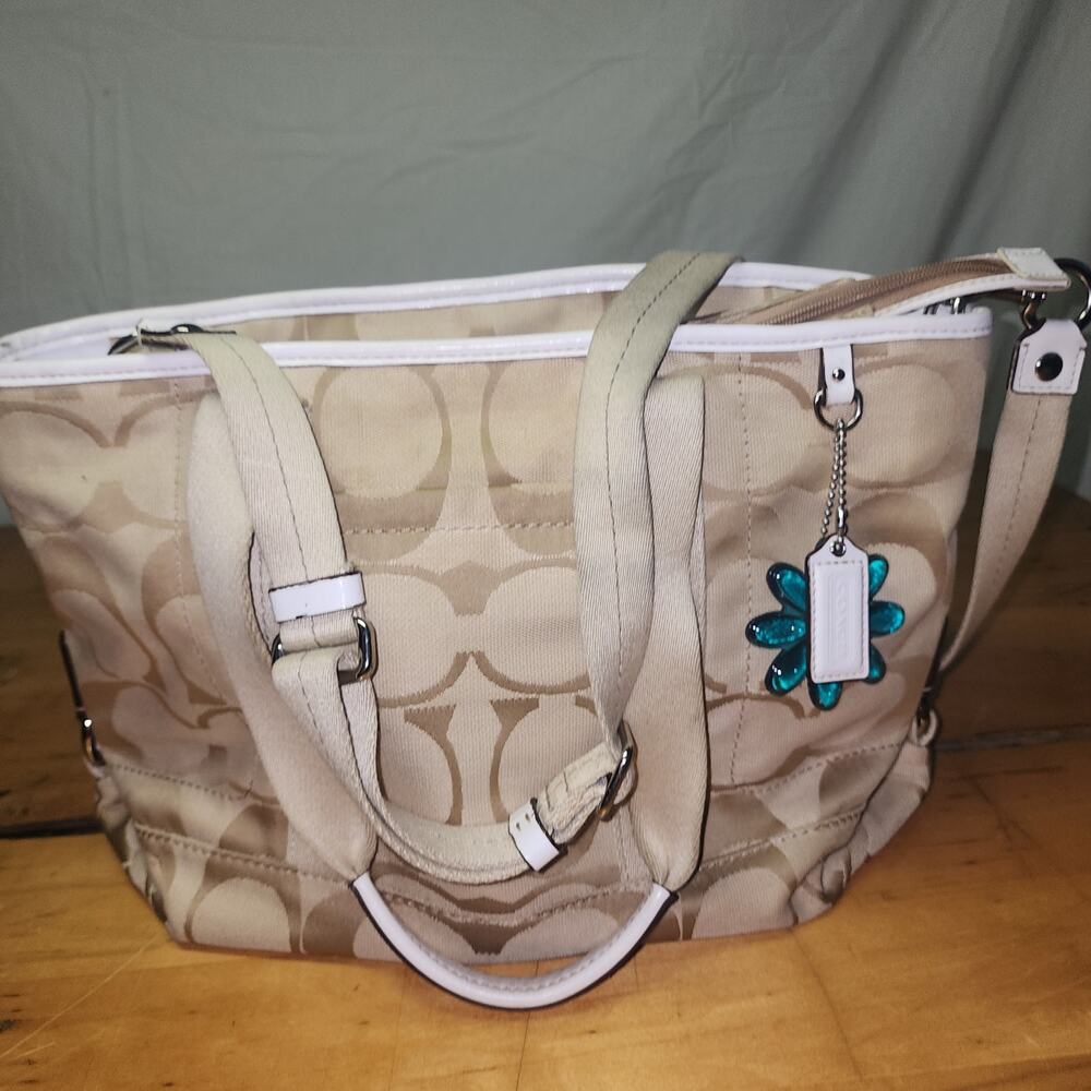 Coach Signature Beige White Leather Shoulder Handbag B12175-F18855